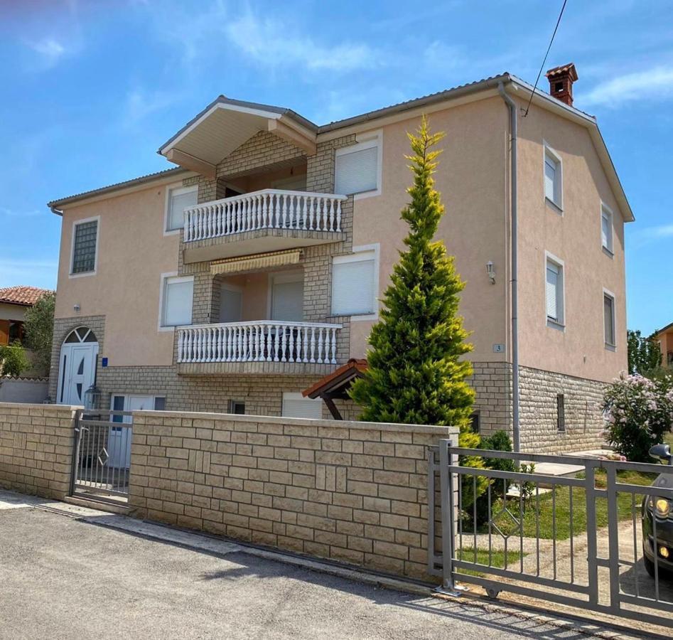 Apartments Ban Galižana Εξωτερικό φωτογραφία