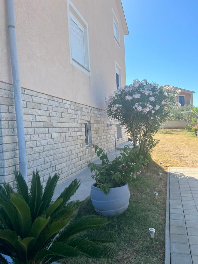 Apartments Ban Galižana Εξωτερικό φωτογραφία